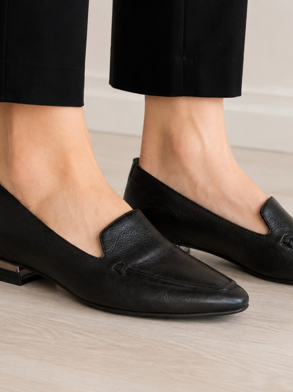 Franco Sarto Black Leather Loafers Flats Size 9М Classic Comfort